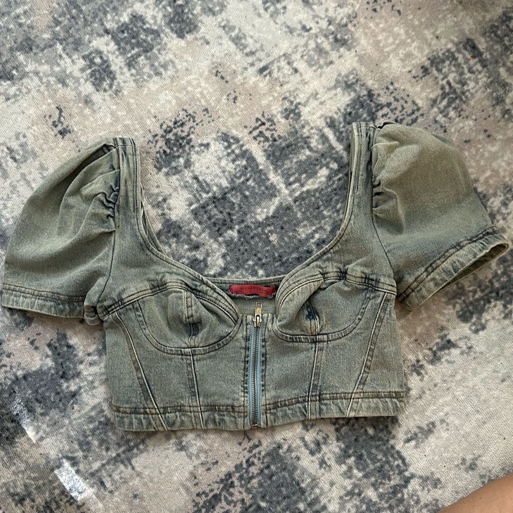 Jean crop top size medium. New with tags